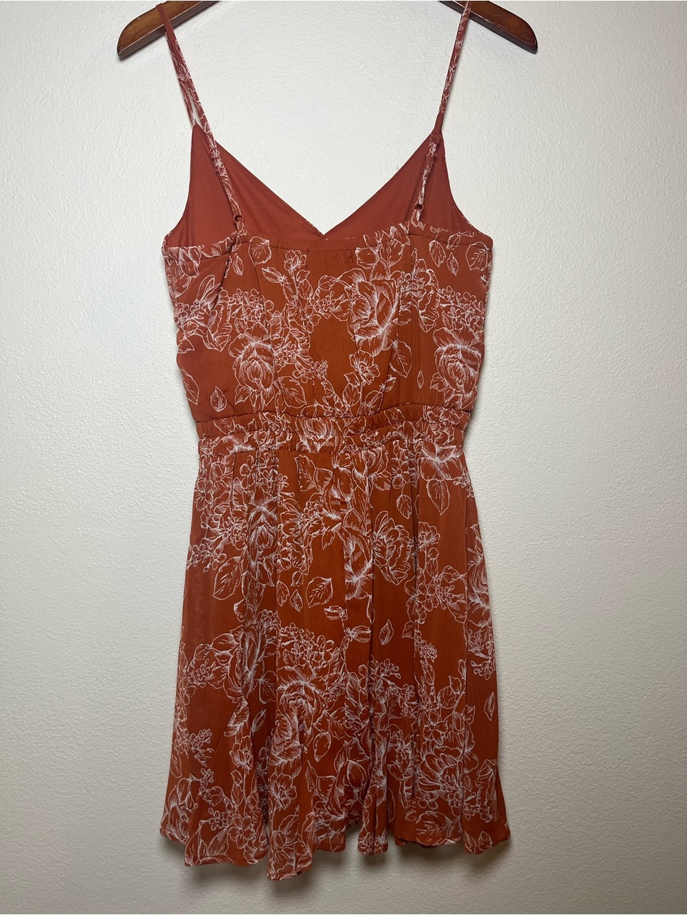 Trixxi Rust Floral Mini Dress with White Print - Picture 3 of 4
